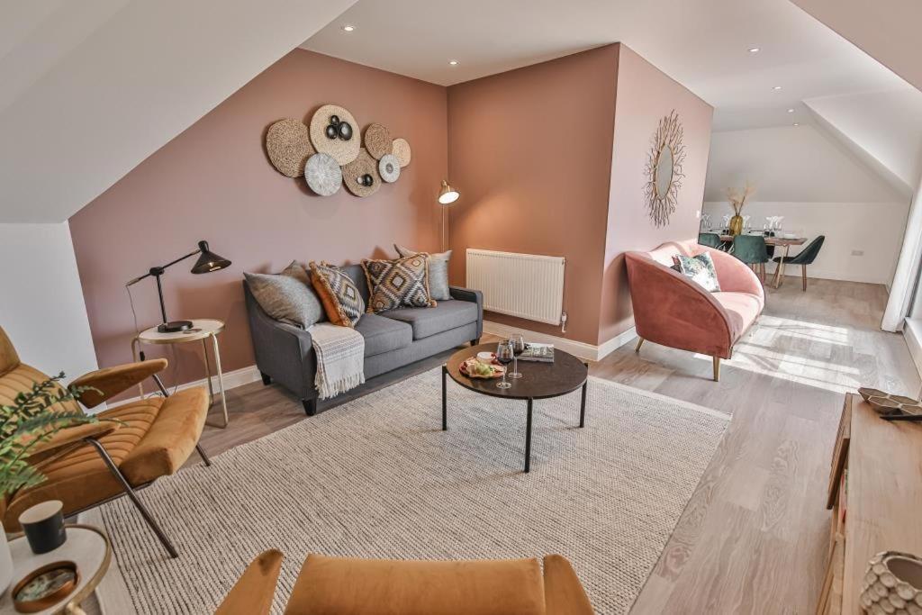 Bournecoast - Stylish Flat With Balcony - Sea Views - 10 Min Walk To Beach - Parking - Wifi - Fm8407 Bournemouth Esterno foto