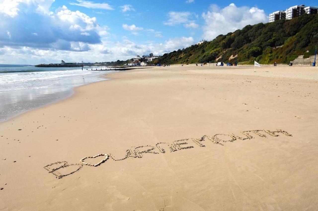 Bournecoast - Stylish Flat With Balcony - Sea Views - 10 Min Walk To Beach - Parking - Wifi - Fm8407 Bournemouth Esterno foto